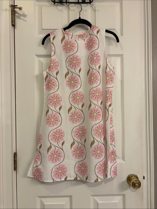 Dresses & Skirts - Pink Floral Sleeveless Dress